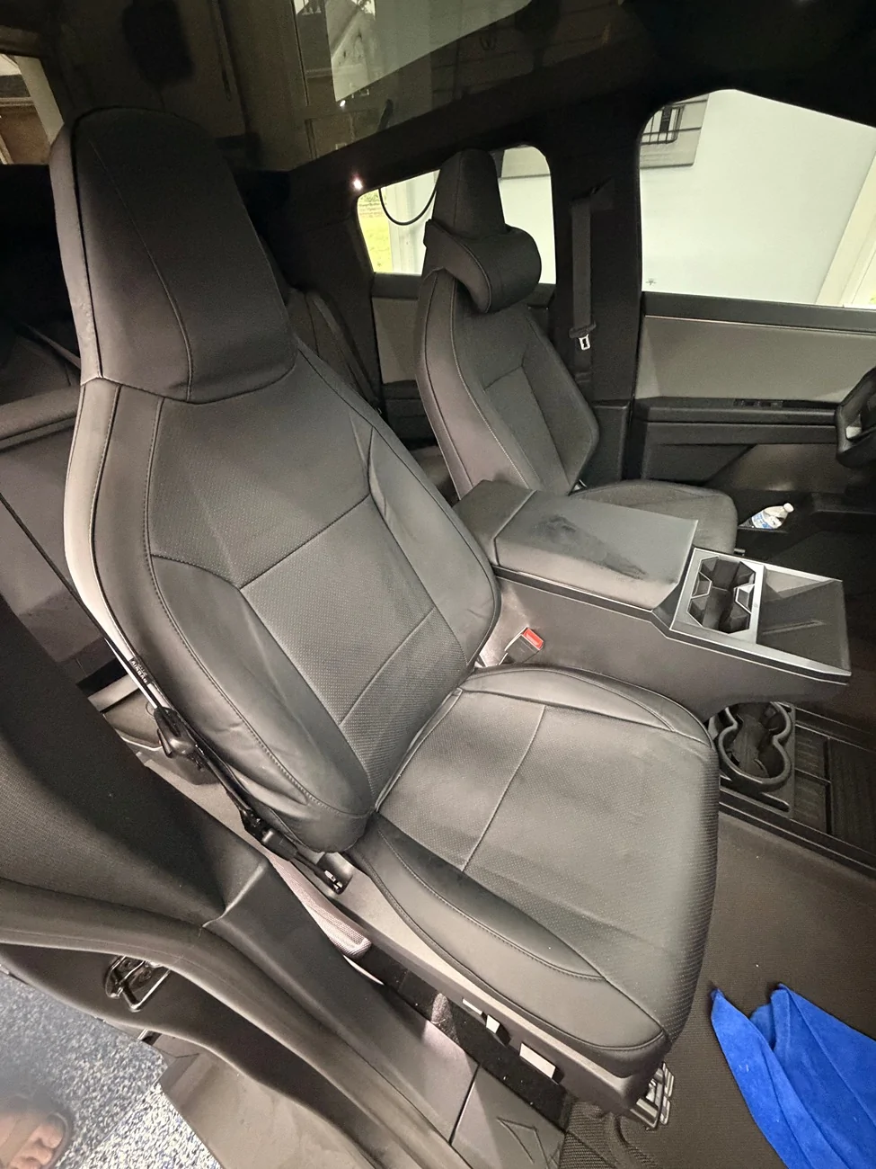 Tesla Cybertruck 59K SAWD - After Purchase Mods Thread 📐 IMG_5743