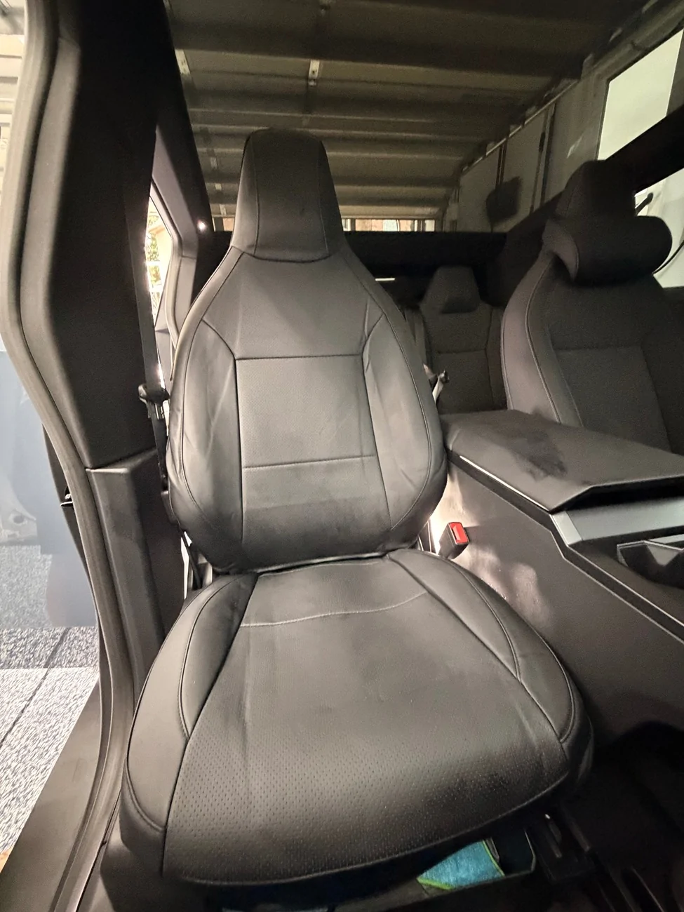 Tesla Cybertruck 59K SAWD - After Purchase Mods Thread 📐 IMG_5742
