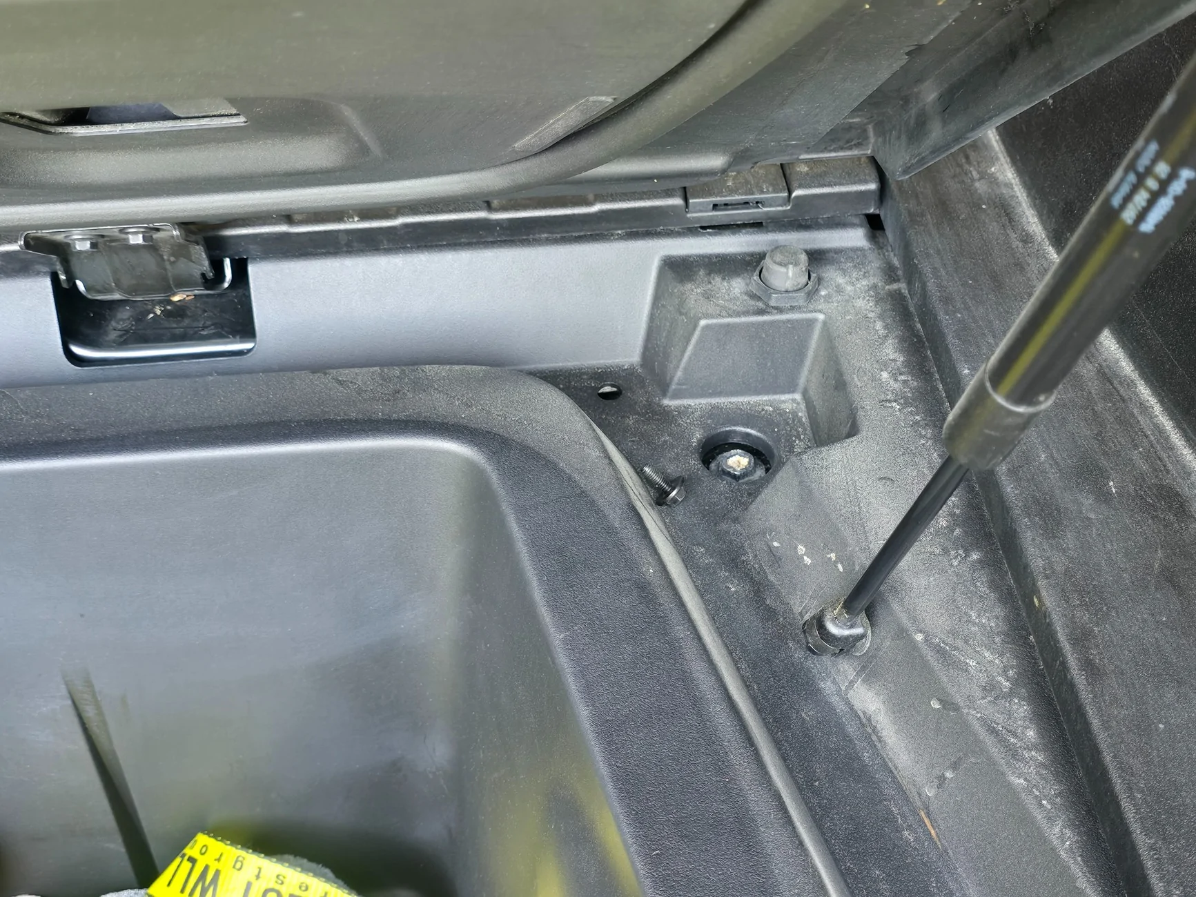 Tesla Cybertruck Loose Bolt? 20260725_130957