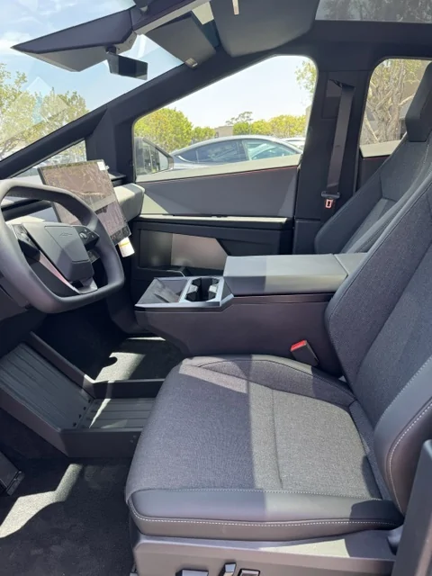Tesla Cybertruck Dual AWD Cybertruck ($59K) Demo drive review & photos IMG_2534