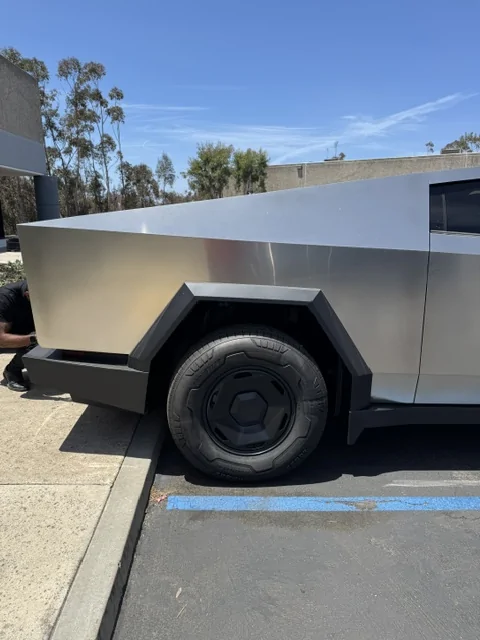 Tesla Cybertruck Dual AWD Cybertruck ($59K) Demo drive review & photos IMG_2549