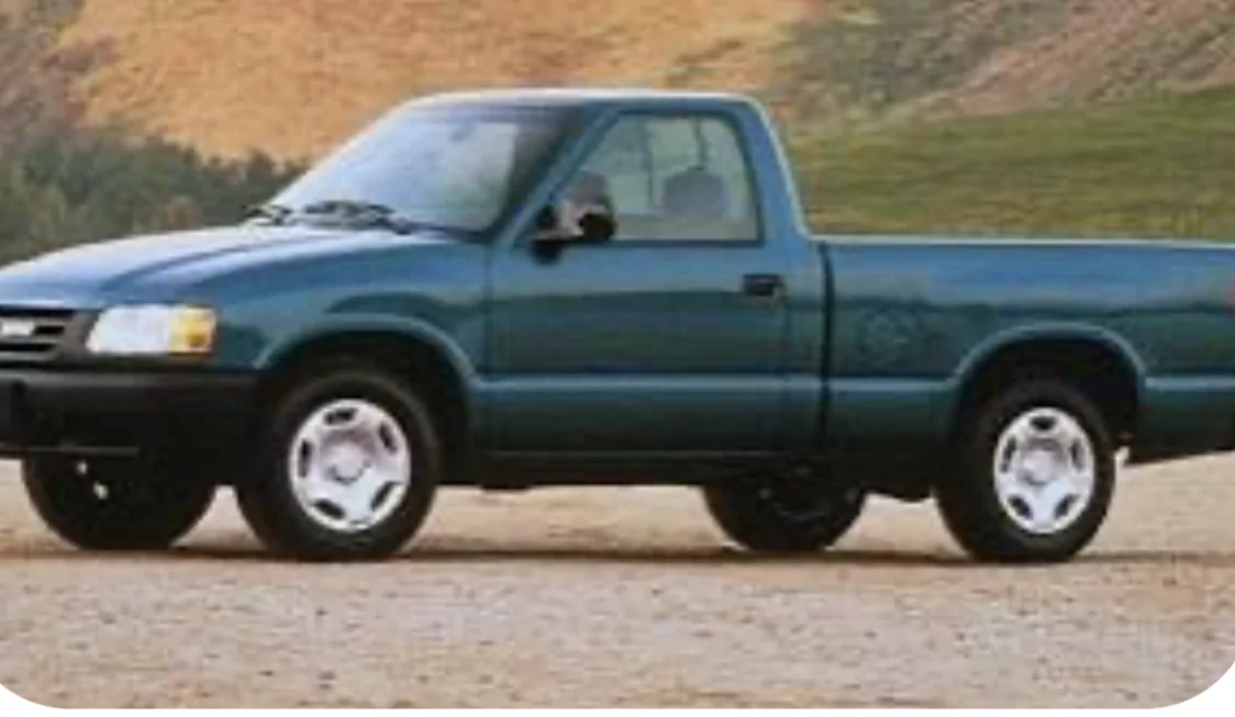 Tesla Cybertruck Why not build a Tesla truck  with the "cyber  cab"  plastic  skin, but with solid chassis, rectangular  shape and size of F150 1785182382498-y6