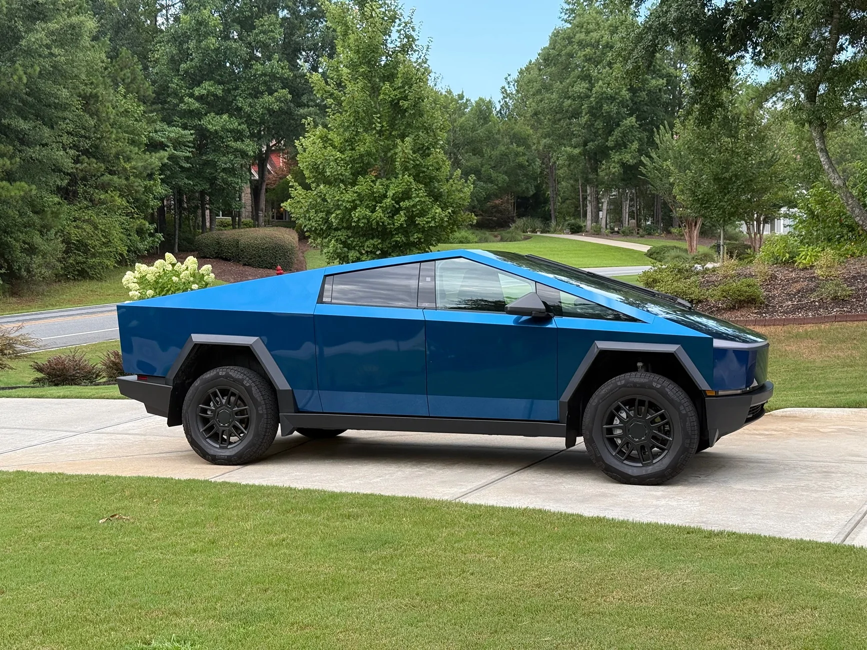 Tesla Cybertruck BLUE / BLURPLE / PURPLE Vinyl Wrap & PPF Cybertruck -- Photos & Videos IMG_9539