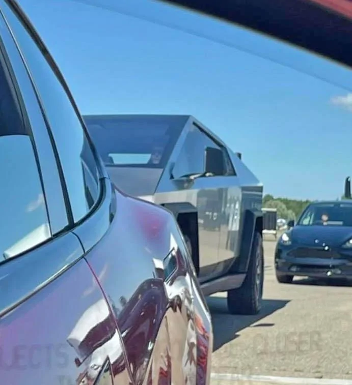 Tesla Cybertruck New sighting! Cybertruck + Semi at Michigan International Speedway [June 17, 2022] -- No Wiper on CT 289086790_10227379979748258_7620851100546020417_n
