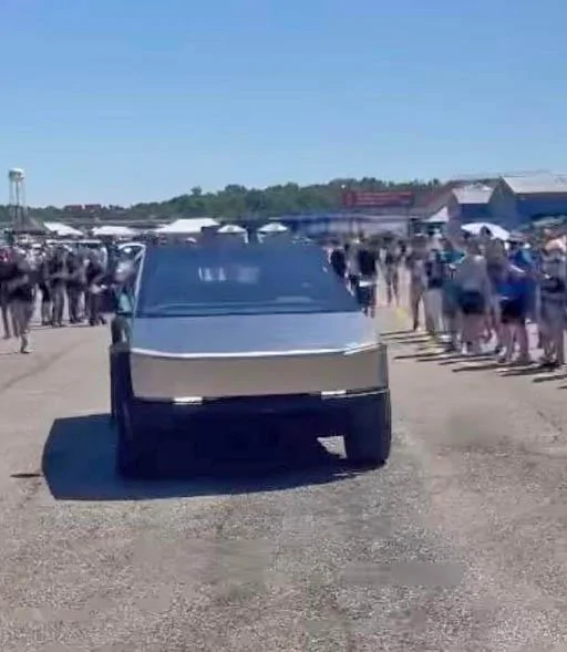 Tesla Cybertruck New sighting! Cybertruck + Semi at Michigan International Speedway [June 17, 2022] -- No Wiper on CT 289184327_10227379979628255_7776356467042587431_n
