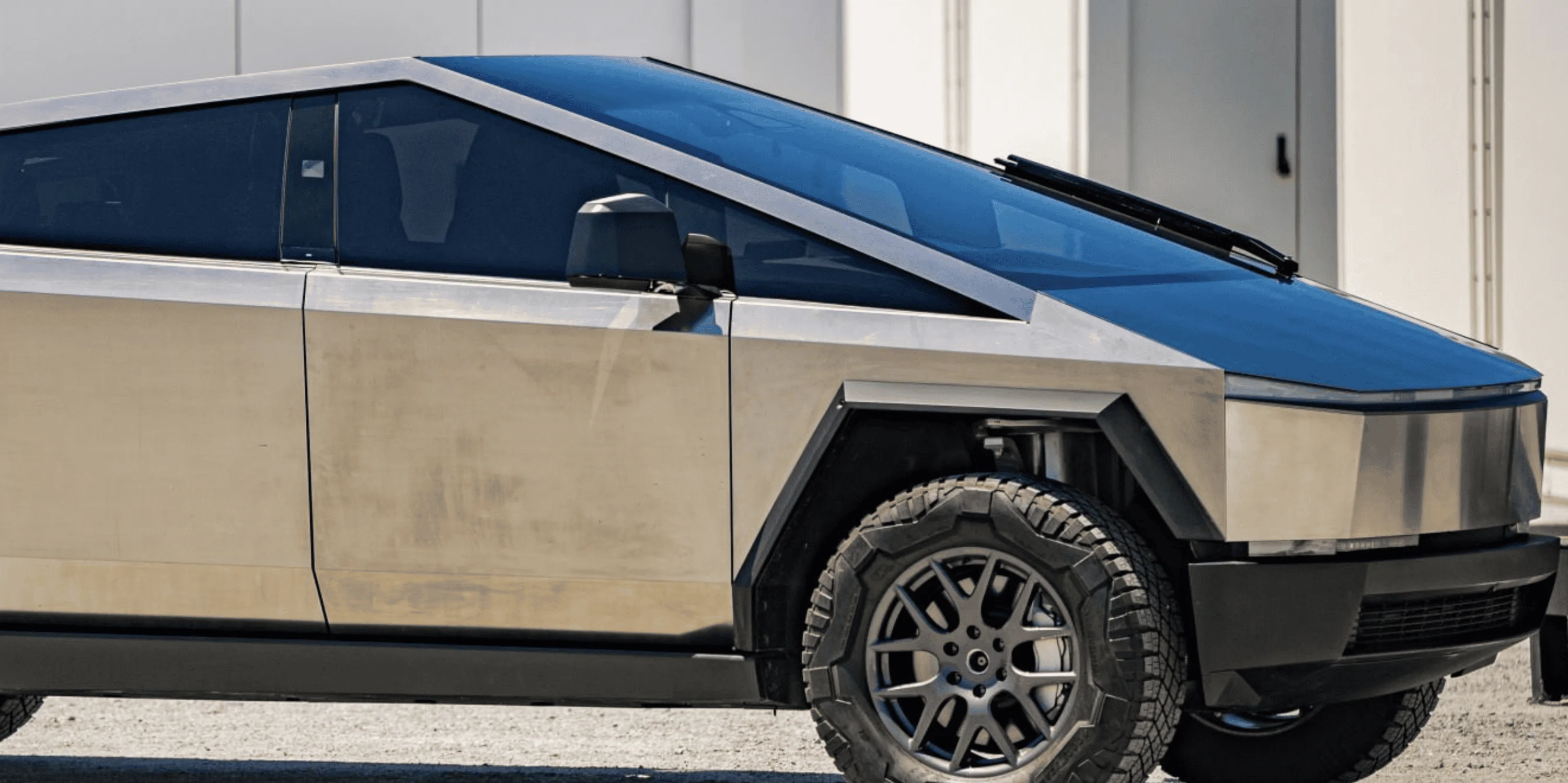 Tesla Cybertruck Cleaning Cybertruck 1655705265430