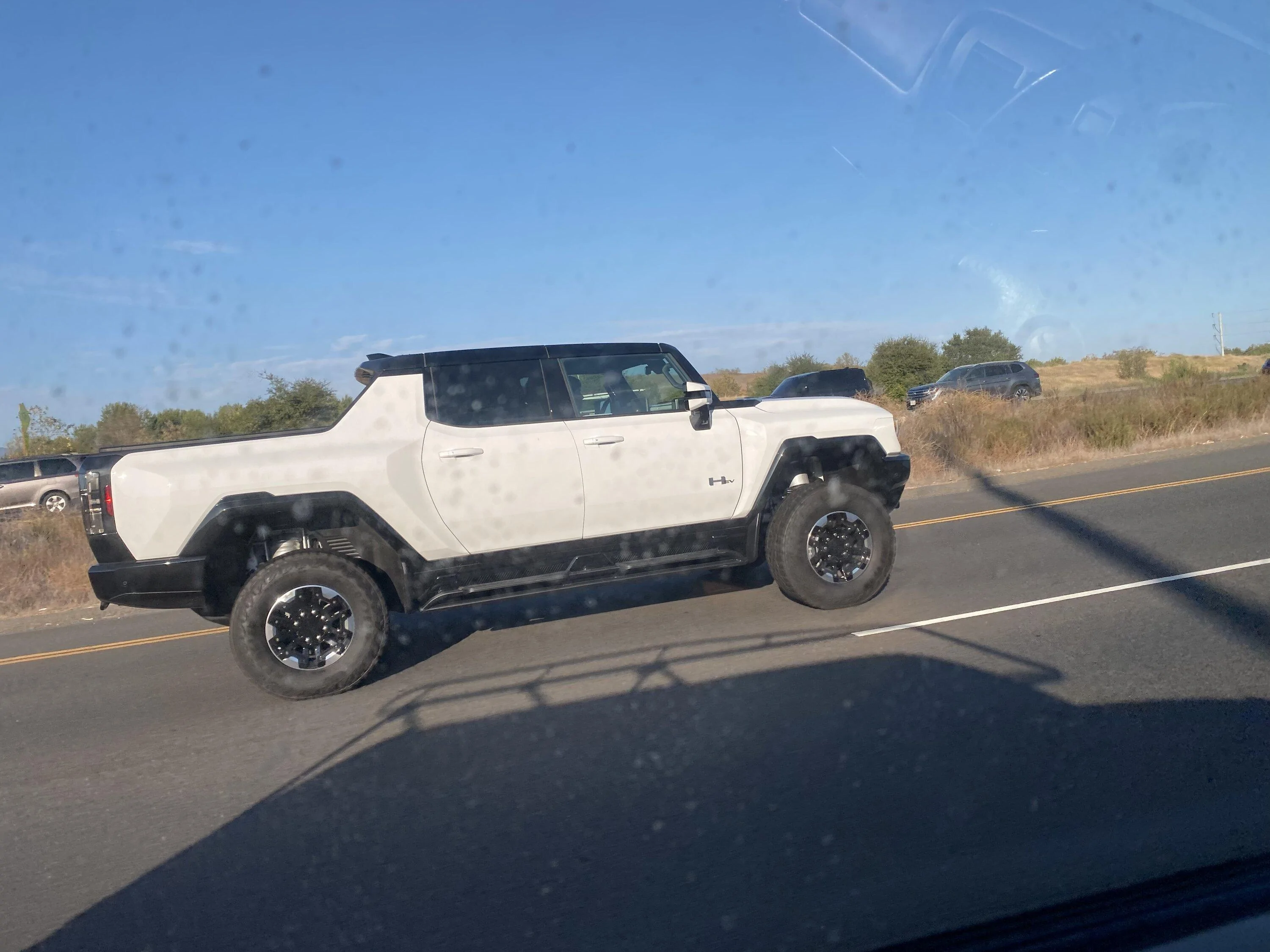 Tesla Cybertruck Humm along with me 4543476D-4768-44C8-9346-D5EDD2F7928A