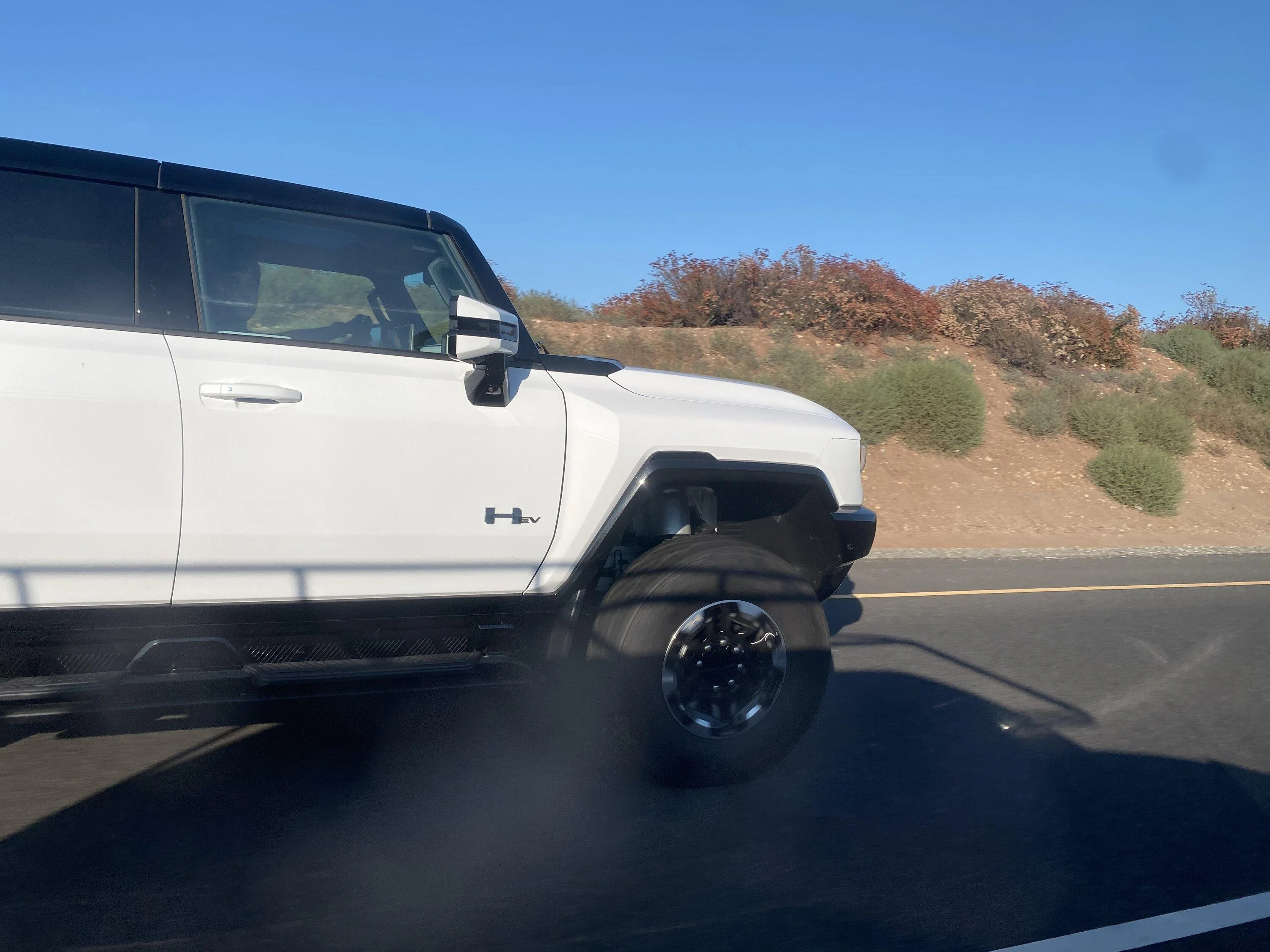 Tesla Cybertruck Humm along with me 17D0D290-EEBA-4CB9-B489-69B49C0EB054