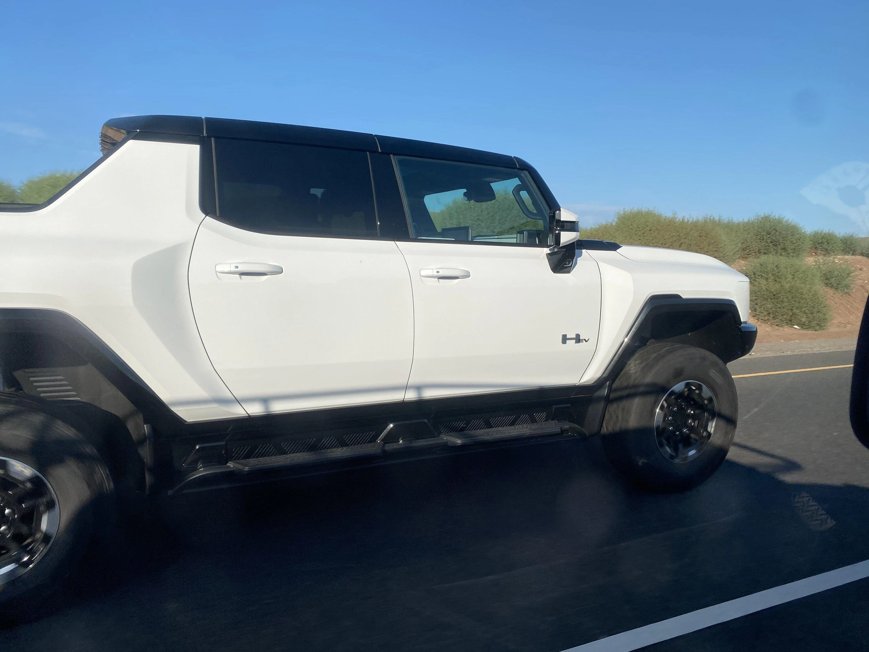 Tesla Cybertruck Humm along with me 7CF9B7B9-A412-4569-89D5-7FF0C6D1B7AA