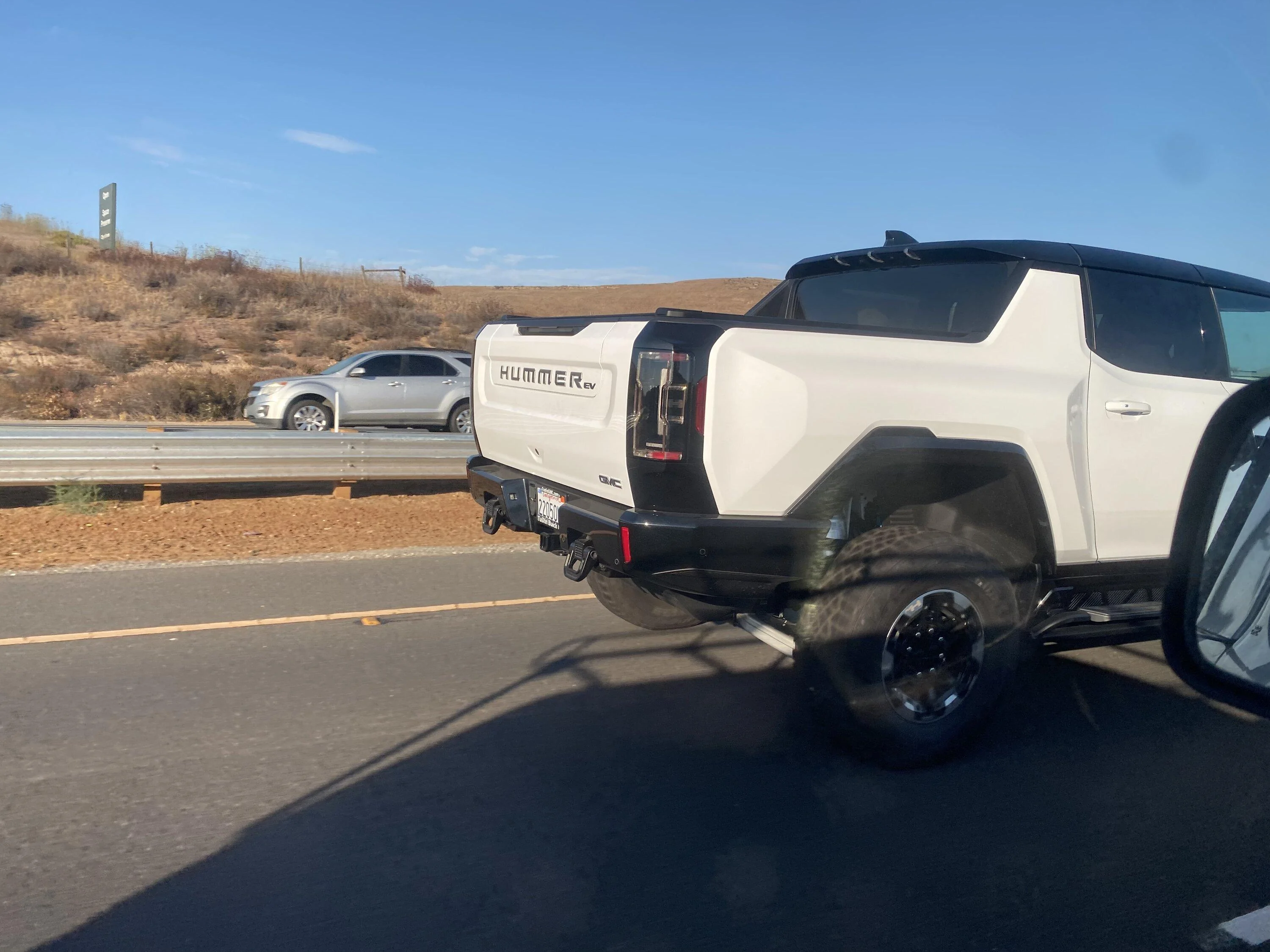 Tesla Cybertruck Humm along with me 6E935CEC-5374-4E7B-8FF3-E70763E46F48