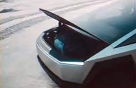 Tesla Cybertruck Any news on a mid gate? 1659450646180