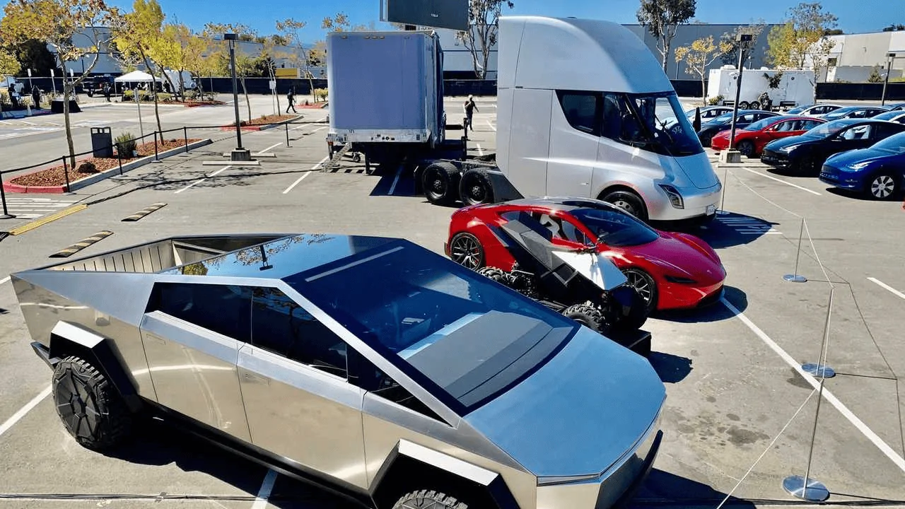Tesla Cybertruck Cybertruck Appearance @ Annual Shareholder Meeting in Texas 1659634681534