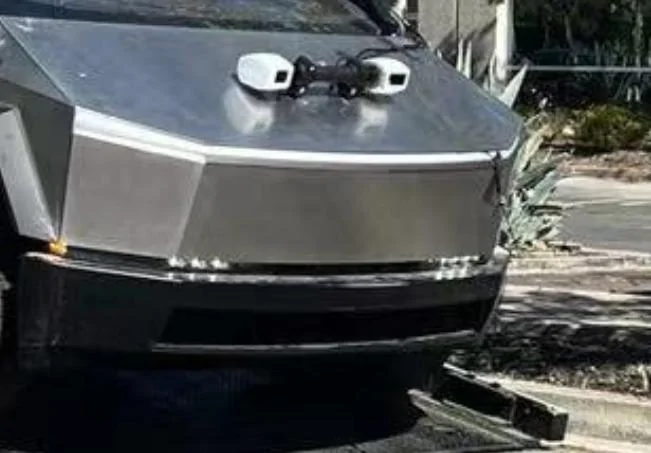 Tesla Cybertruck Tester Cybertruck Prototype Spotted on a Tow Truck! SmartSelect_20220827-094100_Samsung Internet
