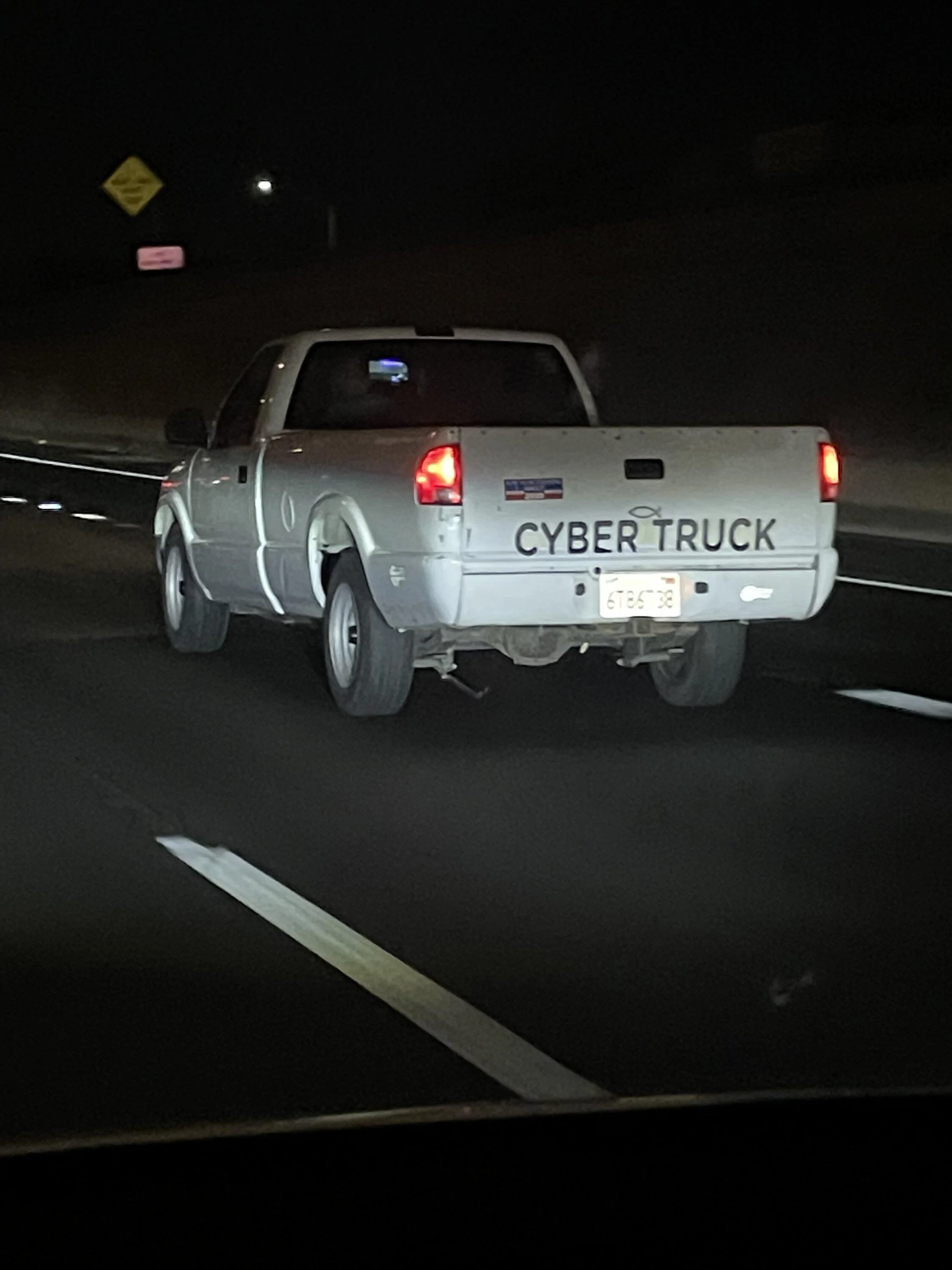 Tesla Cybertruck Early proto spotted IMG_0349