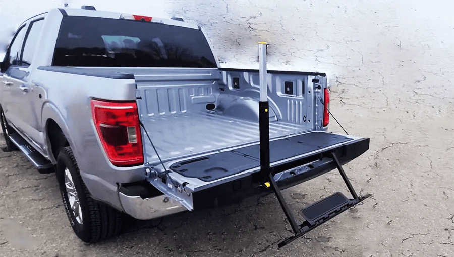 Tesla Cybertruck Only one tailgate option. Why? 1663039595802