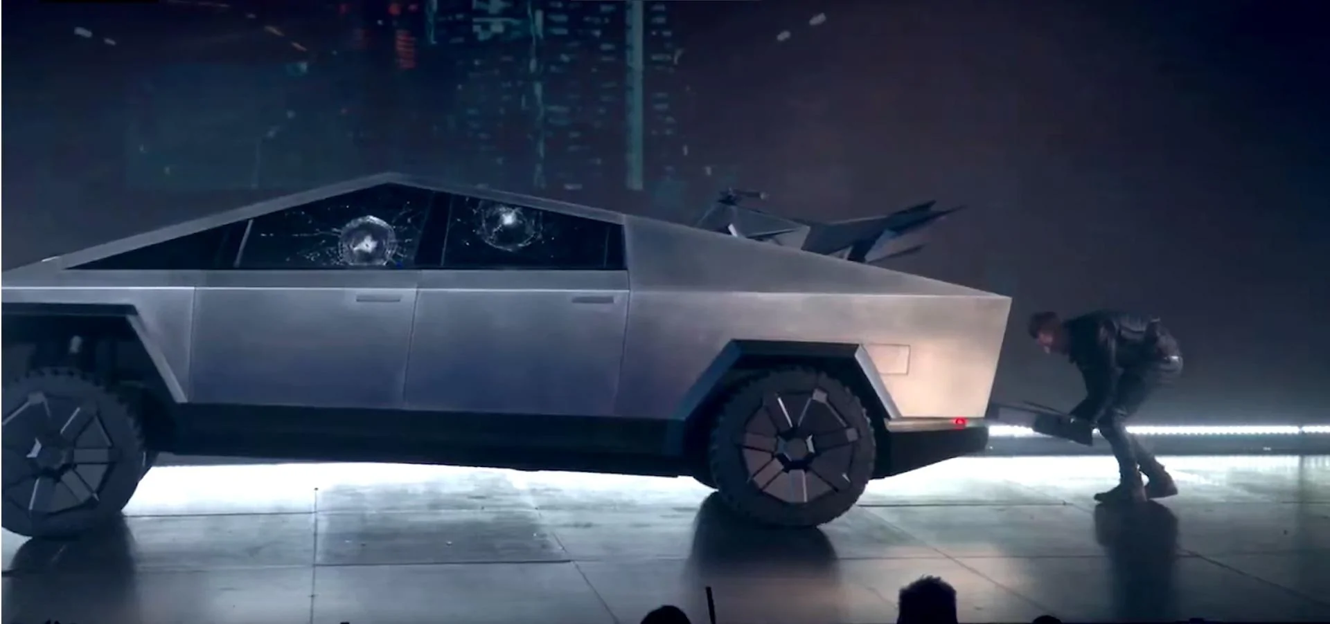 Tesla Cybertruck Only one tailgate option. Why? 1663093534708