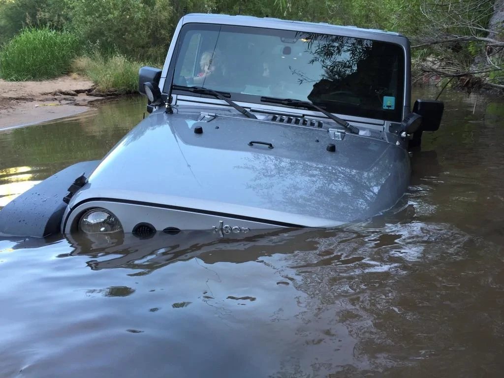 Tesla Cybertruck Cybertruck is waterproof enough to serve as a boat to cross rivers, lakes & calm seas -- confirms Musk 🚤 1664473800937