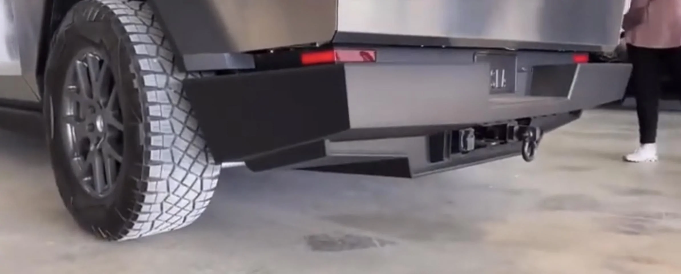 Tesla Cybertruck New Cybertruck video clip (from Cyber Rodeo 2022). Shows tail lights & reverse lights 1FB36769-D9EF-49F8-9A37-D299C7278E8F