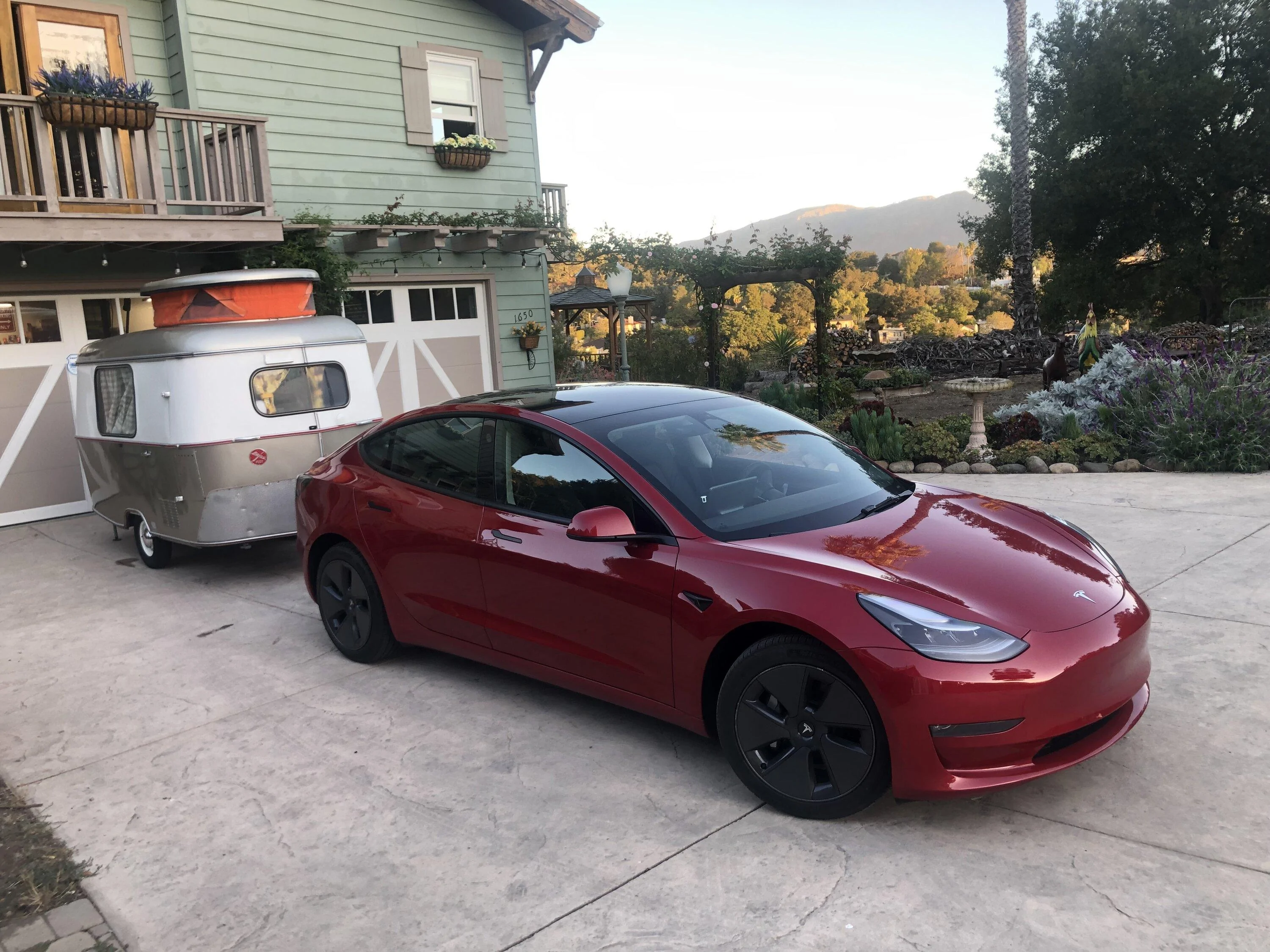 Tesla Cybertruck EV-specific trailers incoming! IMG_7740