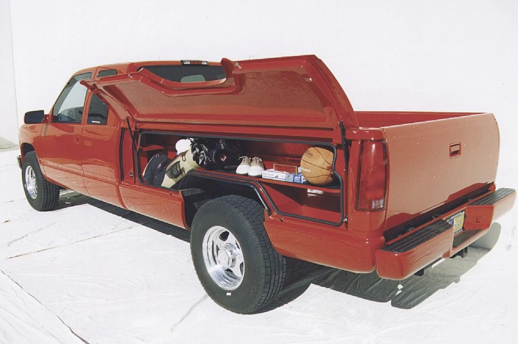 Tesla Cybertruck Original Cybertruck concept shows up at designer Franz von Holzhausen's alma mater [10/26/22] 20250_l