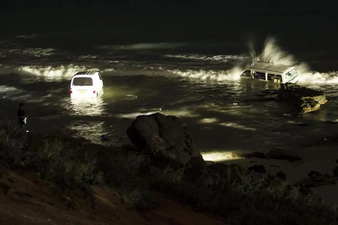 Tesla Cybertruck Tesla Found half submerged in Ocean 1627274794643_GQ83CU6R3.3-0