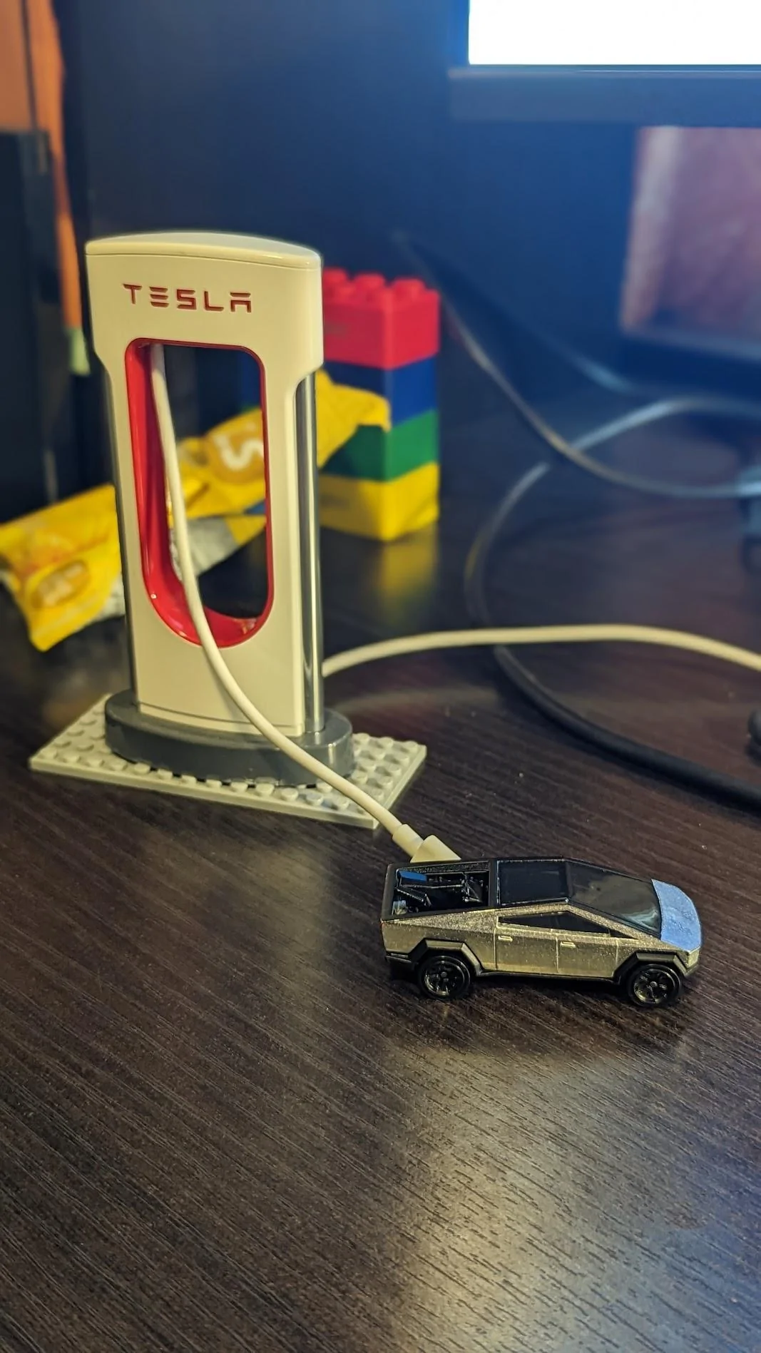 Tesla Cybertruck New Cybertruck Body Shell photos taken INSIDE Giga Texas! 🤳 89CSIOtfmjc9CD8WC0nD-R5w=w1068-h1897-no?authuser=0