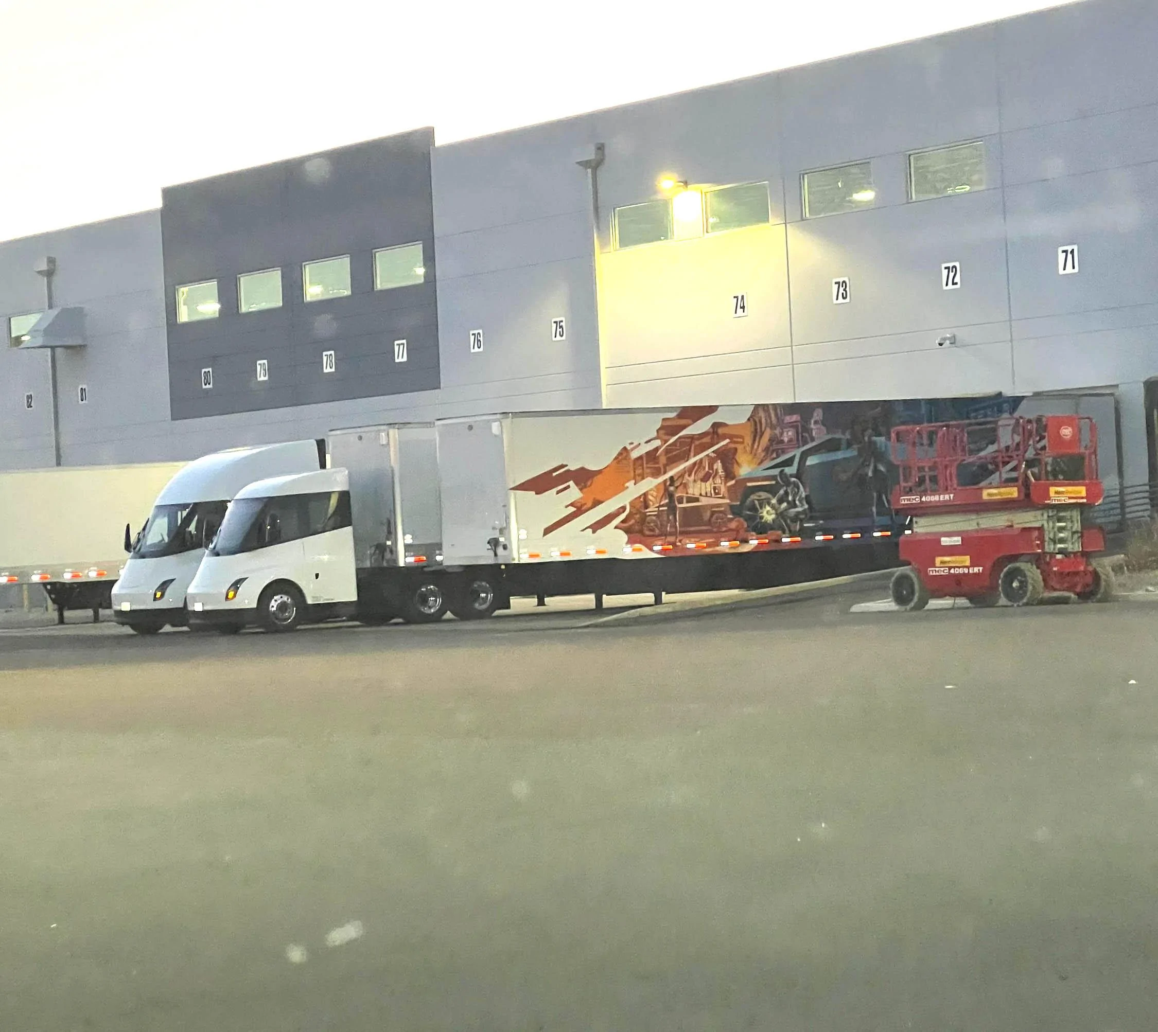 Tesla Cybertruck Cybertruck Graphics Spotted on Tesla Semi Trailer! Cybertruck Tesla Semi Trailer 1