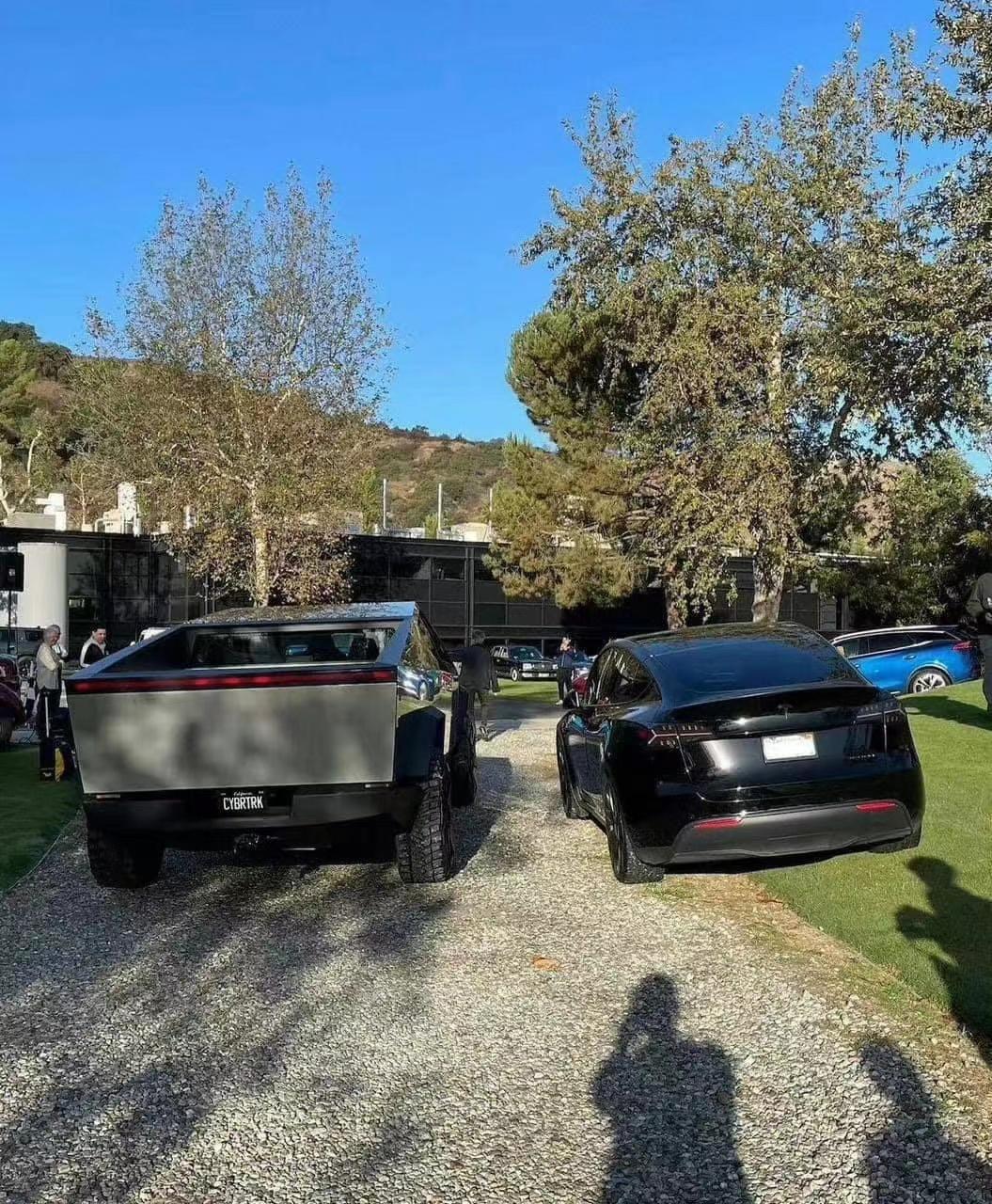 Tesla Cybertruck China Cybertruck owner-Do you think Cypertruck works better with Alpha Dog？ 微信图片_20221208165516