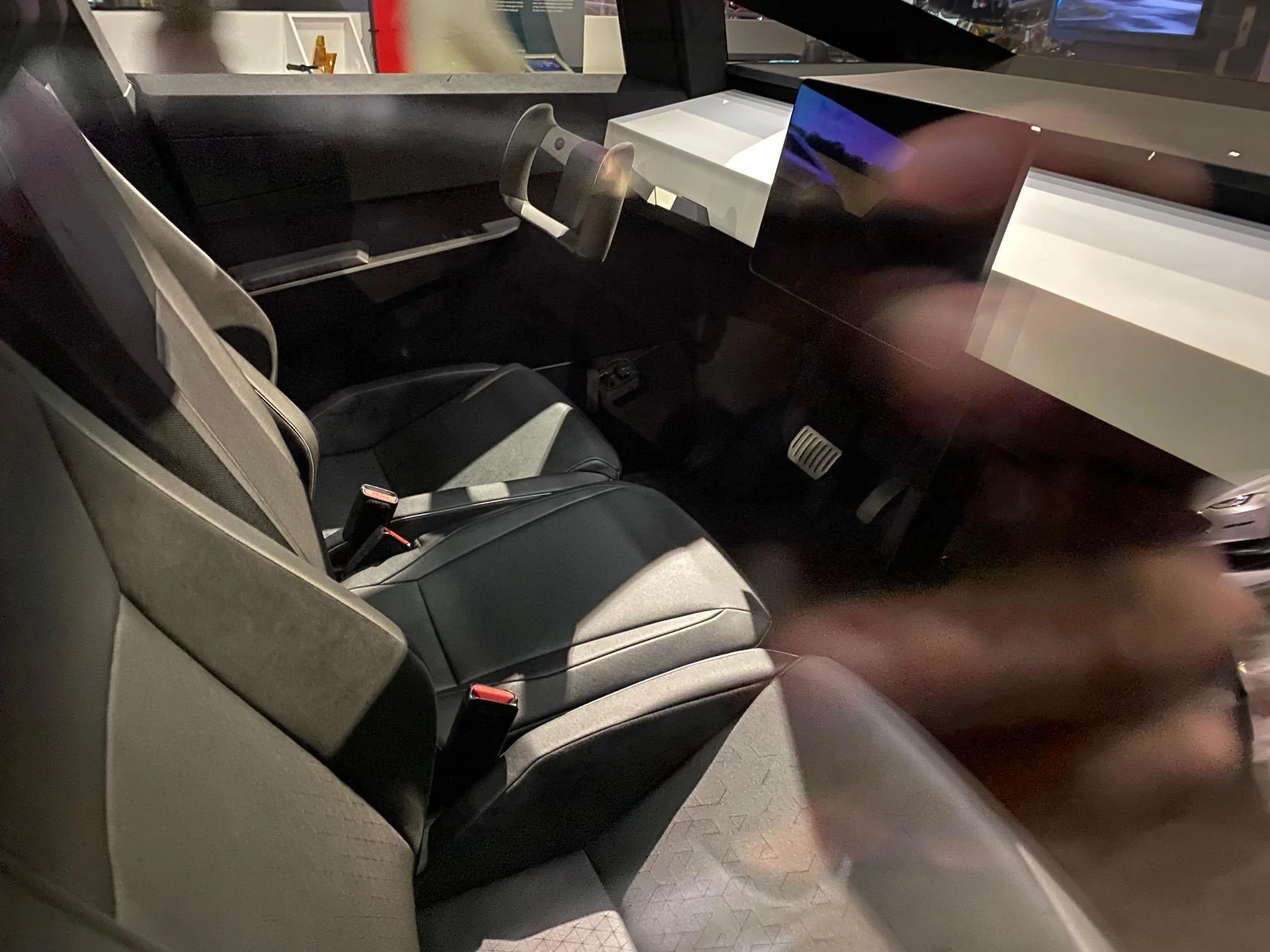 Tesla Cybertruck My First Look & Impressions at The Original Cybertruck lg55a6zvas4a1