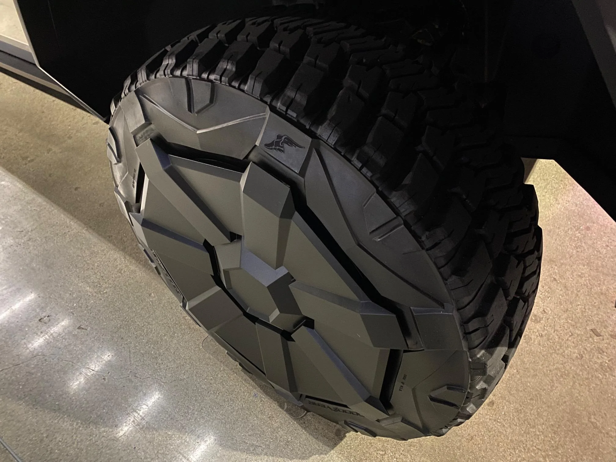 Tesla Cybertruck My First Look & Impressions at The Original Cybertruck sb2py5zvas4a1
