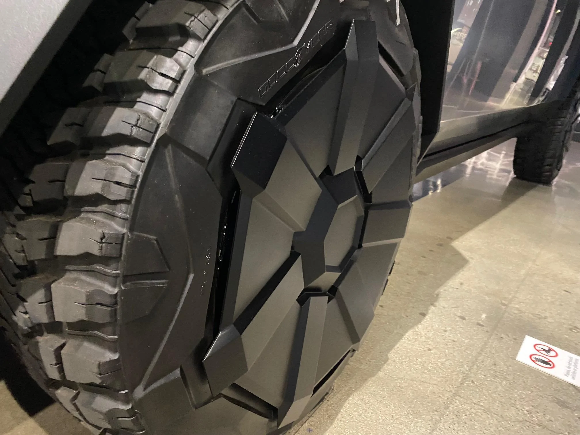 Tesla Cybertruck My First Look & Impressions at The Original Cybertruck 7jlnx4zvas4a1