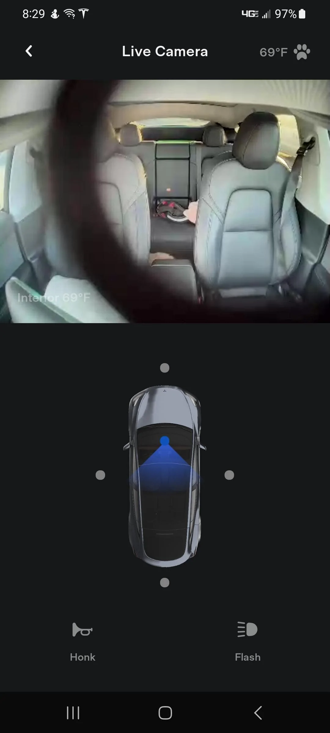 Tesla Cybertruck Dog Sentry Mode Screenshot_20221218_082908_Tesla