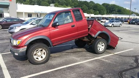 Tesla Cybertruck Overloaded Dodge Ram snapped in half ?u=https%3A%2F%2Ftse1.mm.bing.net%2Fth%3Fid%3DOIP