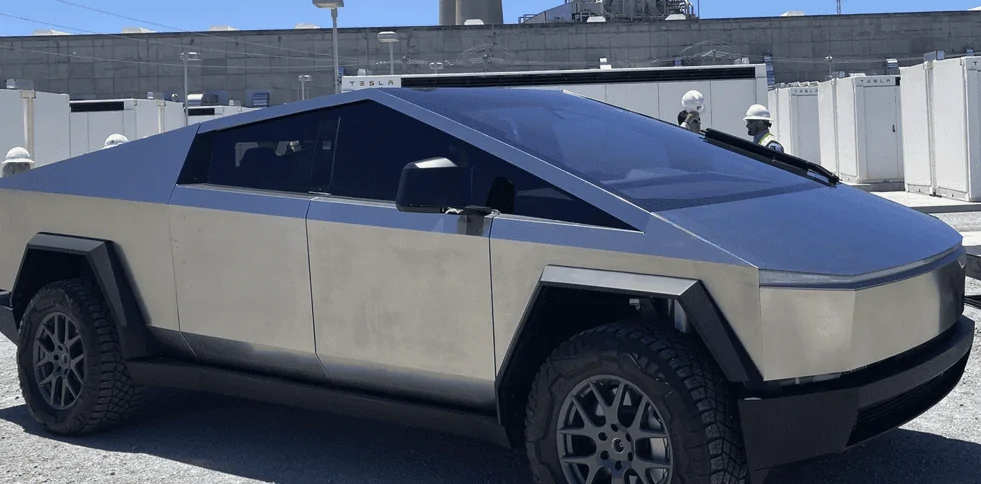 Tesla Cybertruck The upcoming 2024 Cybertruck styling was brilliant 1674960216660
