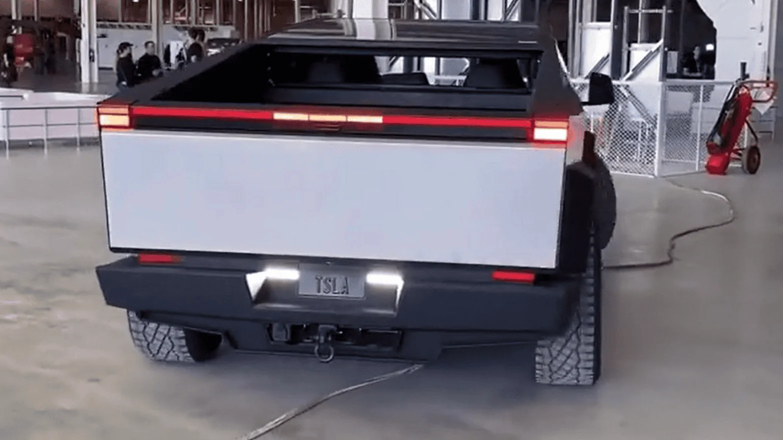 Tesla Cybertruck [Video Added!] Cybertruck spotted with new side mirror design! Musk confirms removable (Feb 1, 2023) 📸 1675436579788