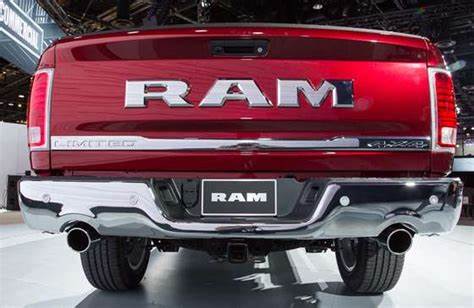 Tesla Cybertruck Tailgate looks dull without logo / design Ram logo 2