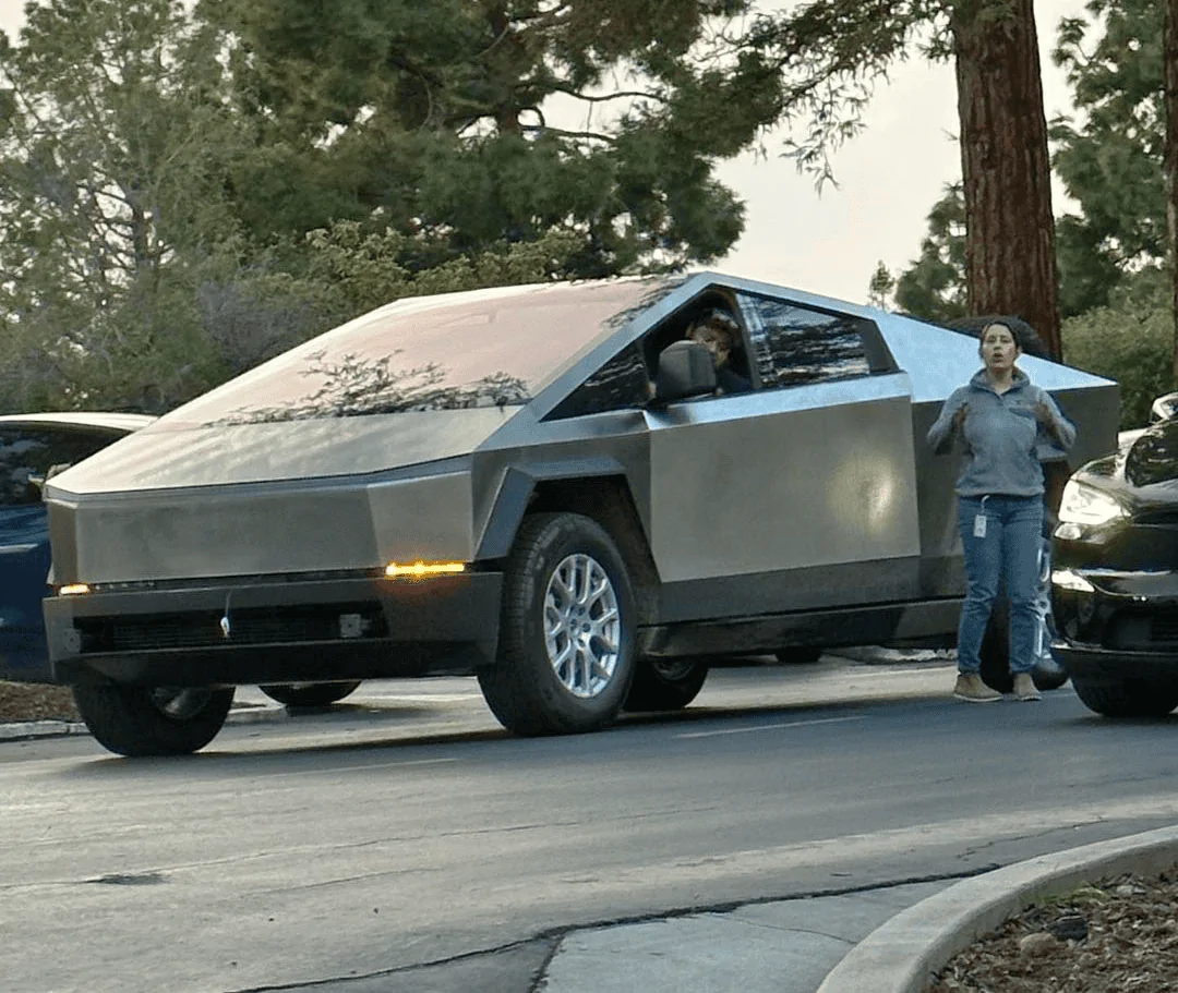 Tesla Cybertruck 4 wheel steering Cybertruck driving video from Tesla Cyber Rodeo event 1675638616742