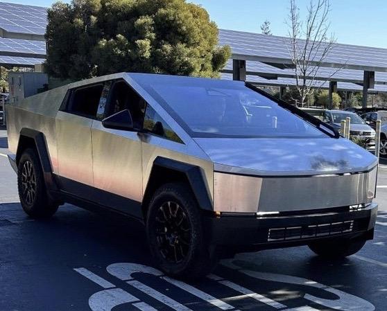 Tesla Cybertruck Cybertruck FULL FRONT VIEW! (2/9/23) 1675985097794