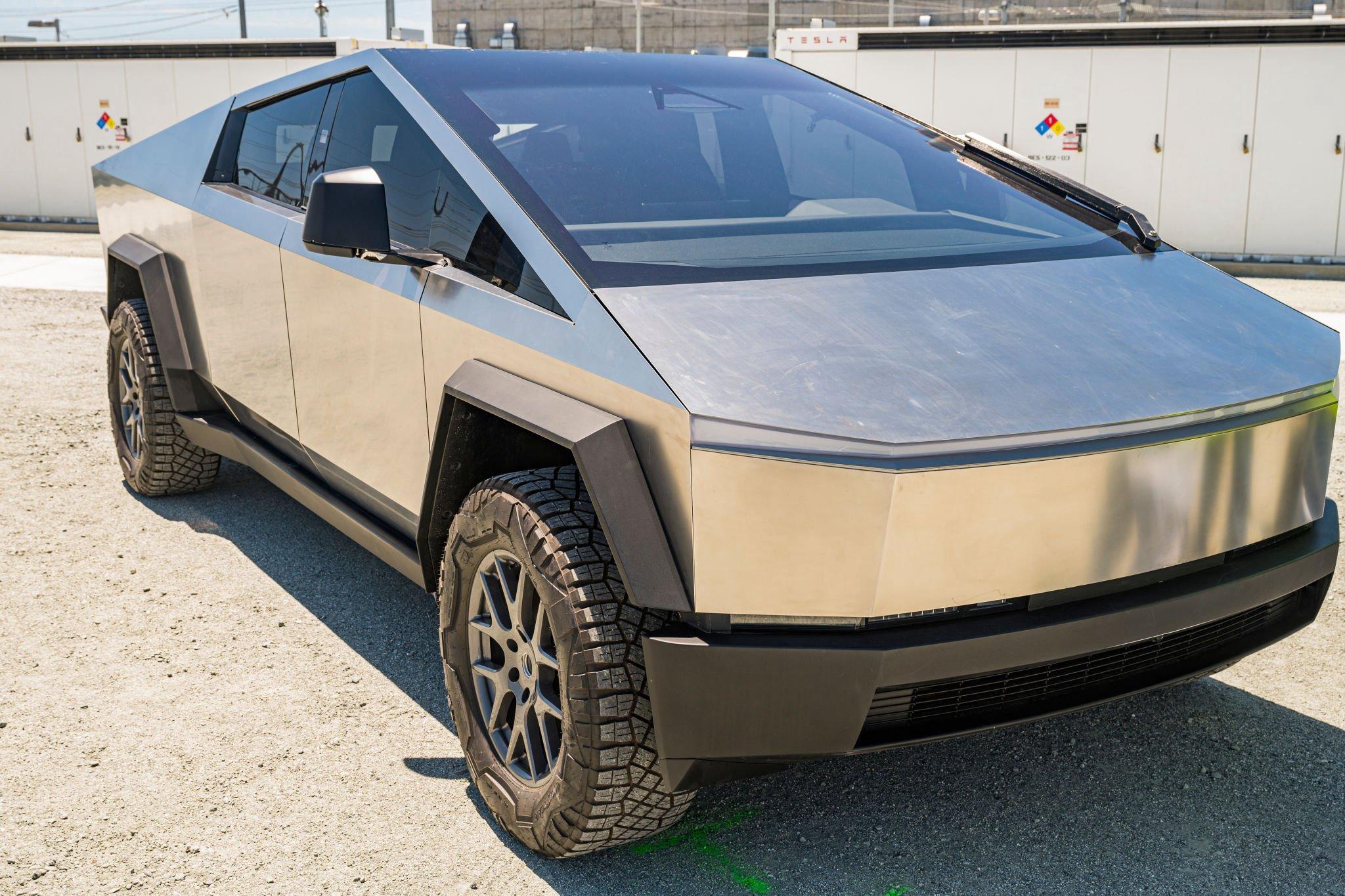 Tesla Cybertruck Cybertruck FULL FRONT VIEW! (2/9/23) cybertruck-megapack-2