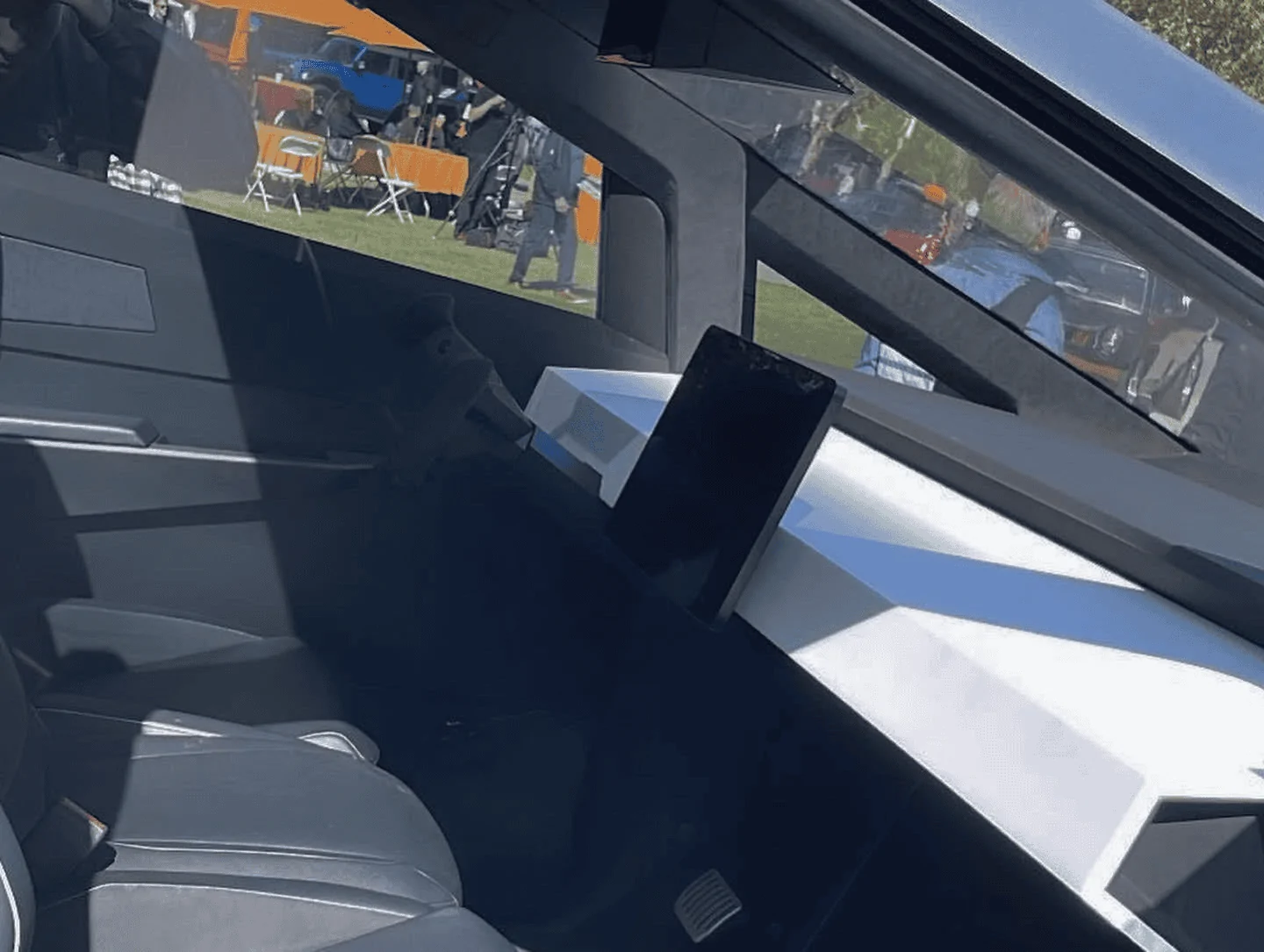 Tesla Cybertruck Cybertruck interior video 1676377387732