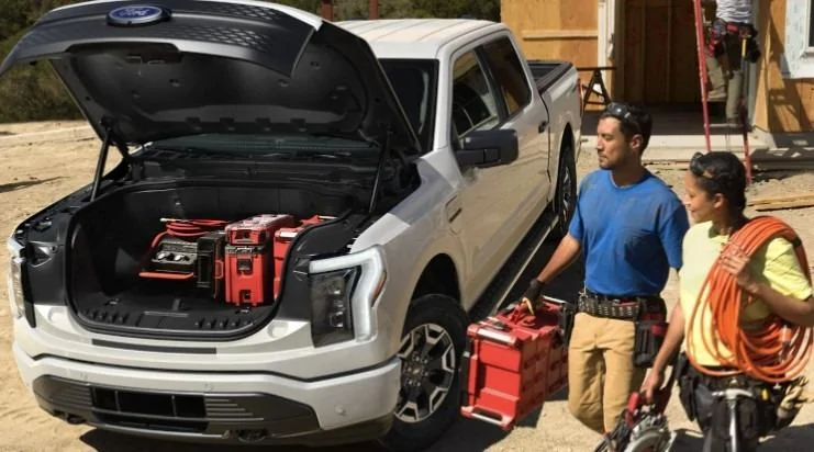 Tesla Cybertruck FRUNK on the Cybertruck? Tj2eCBH