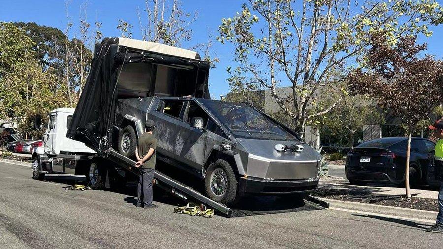 Tesla Cybertruck Lidar sensor spotted on Cybertruck prototype DAF56057-3B55-4069-8ECF-A3031FF9C1F9
