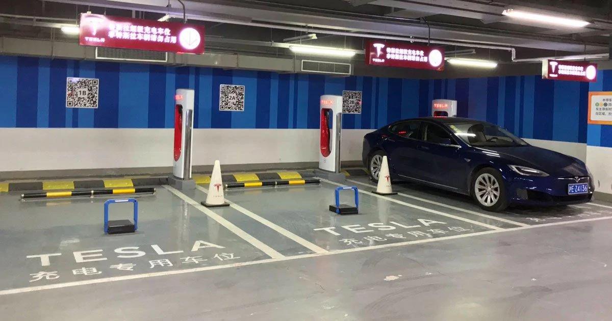 Tesla Cybertruck Coming down hard on ICE taking up EV charging bays Tesla-Iceing-barrier