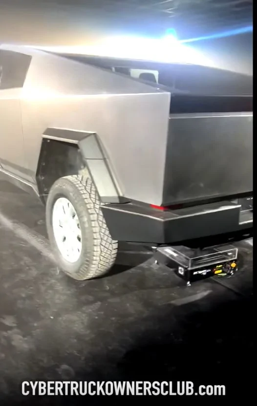 Tesla Cybertruck Walkaround video: Cybertruck @ maximum lift height air suspension 🔺 (From celebration setup for new offices in CA) CyberTruckChargingPotFeb2023