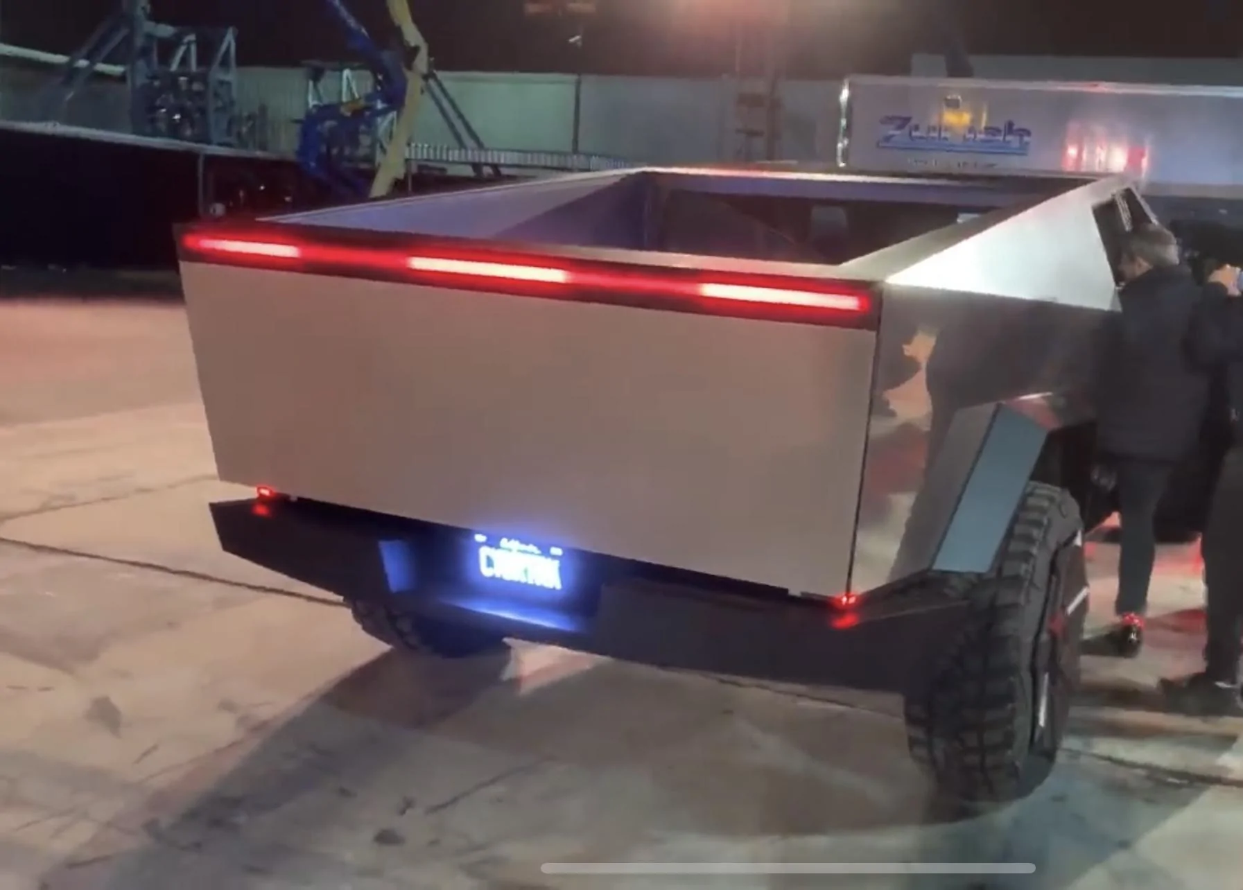 Tesla Cybertruck CT Rear End Deep Dive (har har) A239D5C4-0238-45AE-BFCA-26DEC6B32900