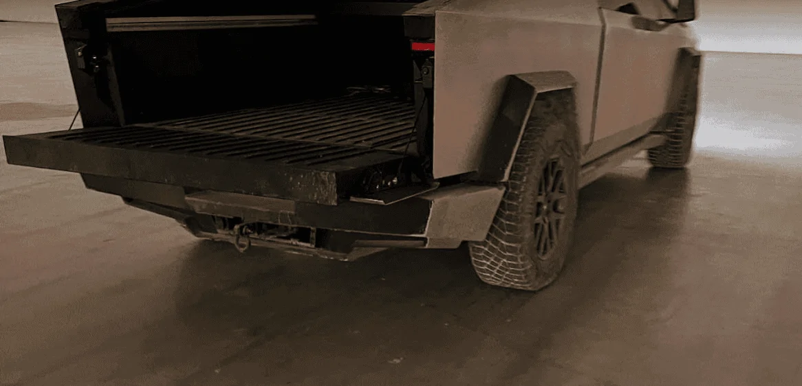 Tesla Cybertruck CT Rear End Deep Dive (har har) 1677188716416