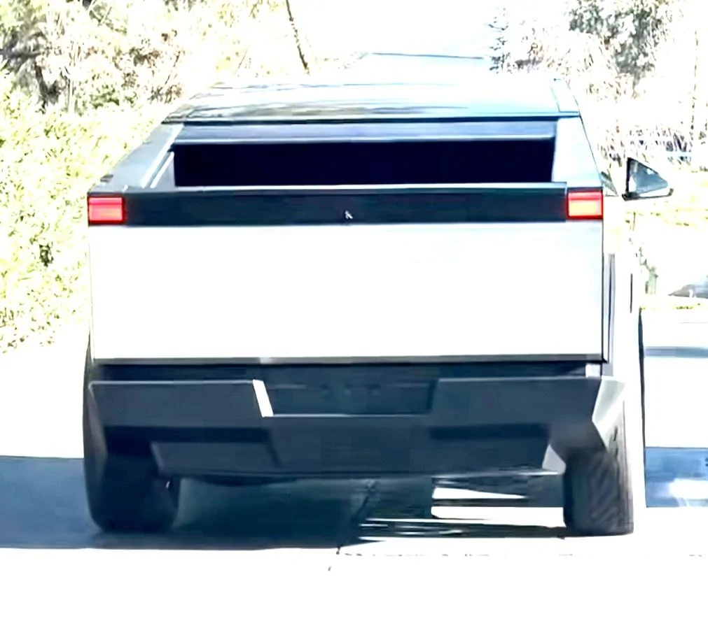 Tesla Cybertruck CT Rear End Deep Dive (har har) 0B17FA13-BC53-40EE-B985-22B1AF8CEE60
