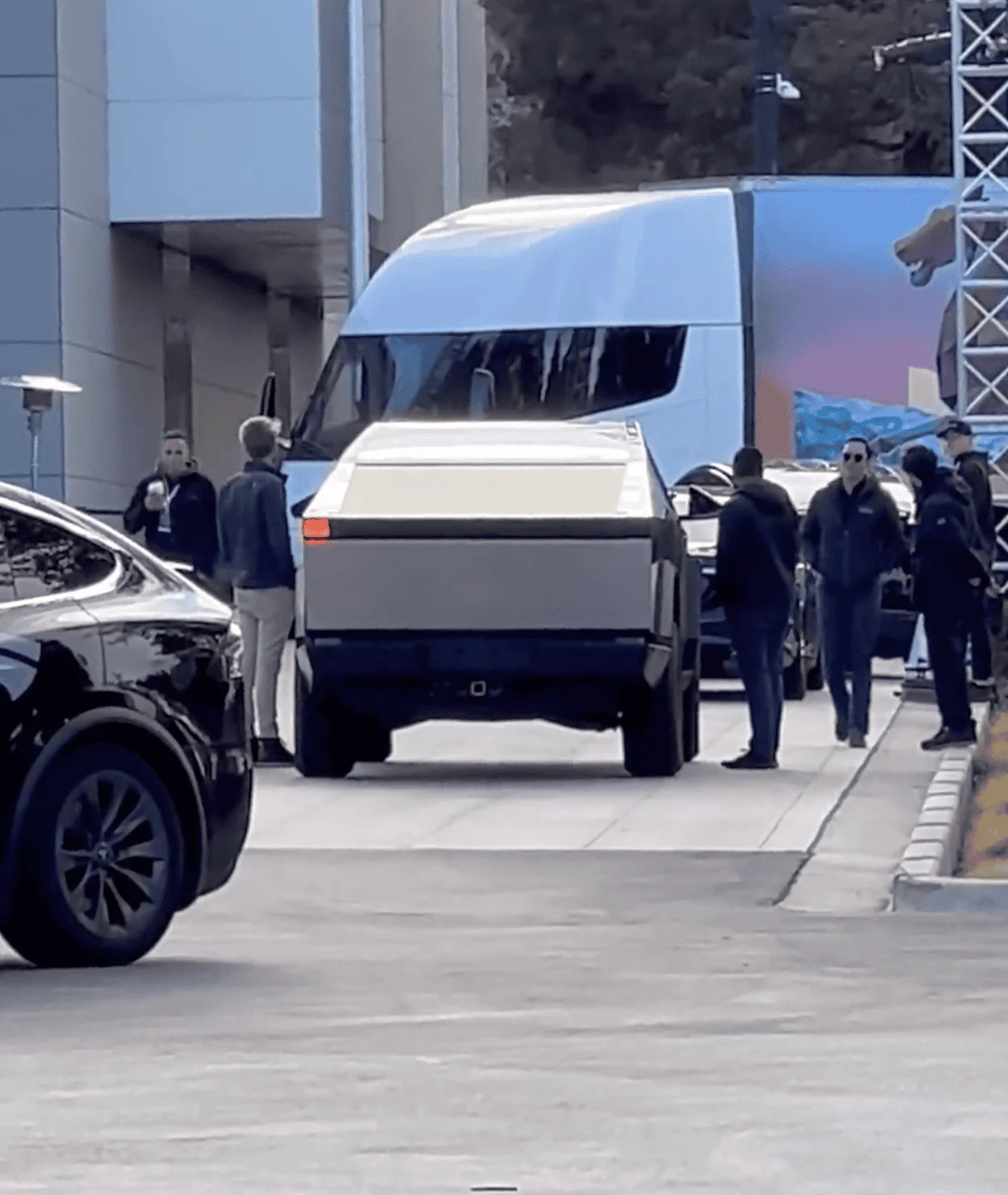 Tesla Cybertruck Aerial footage of Cybertruck driving!! 🚁 (w/ tonneau cover closed) abcd