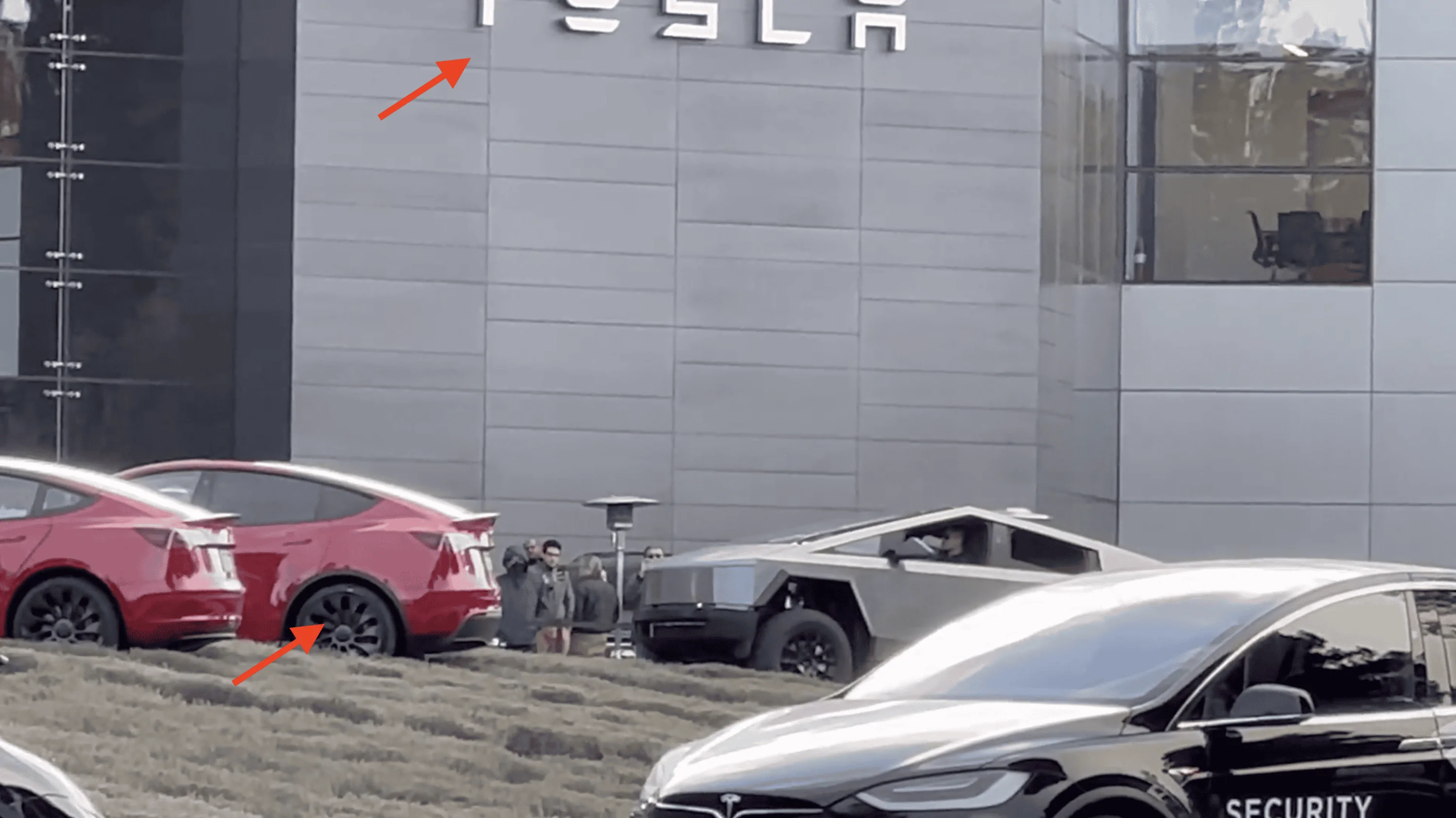 Tesla Cybertruck Aerial footage of Cybertruck driving!! 🚁 (w/ tonneau cover closed) c