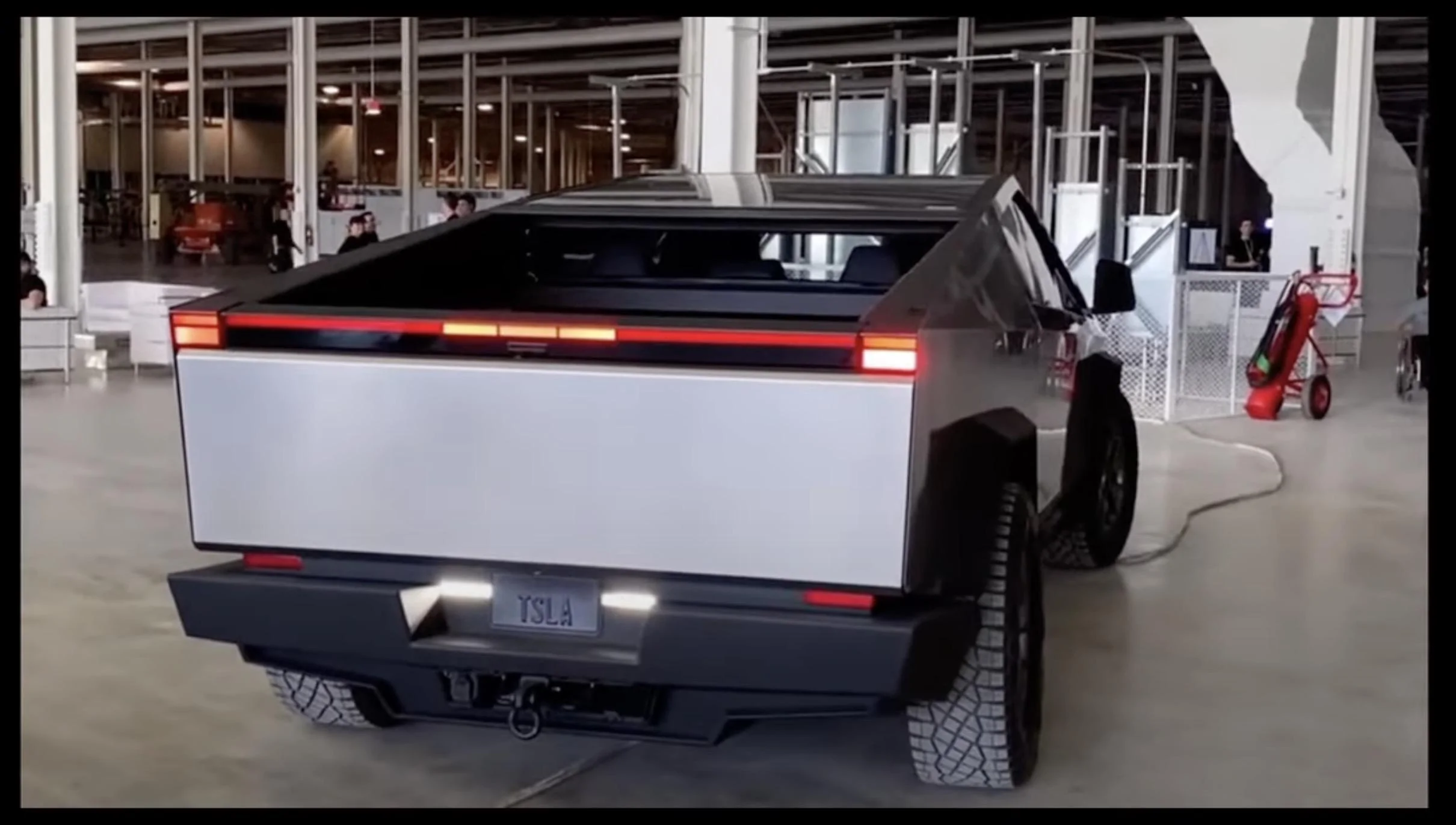 Tesla Cybertruck INVESTOR DAY CYBERTRUCK BETA PRESENT! [w/ Walkaround Videos] Screenshot 2023-03-03 at 7.16.35 AM